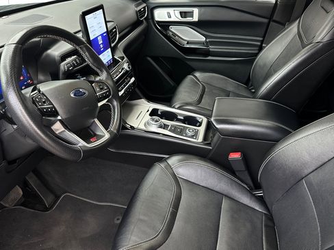 Certified 2022 Ford Explorer ST w/ Equipment Group 401A image 9