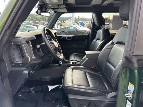 Used 2025 Ford Bronco Badlands image 9