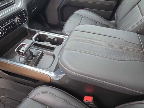 Used 2024 Chevrolet Silverado 1500 High Country w/ Technology Package image 16