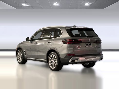 Used 2026 BMW X5 sDrive40i image 3