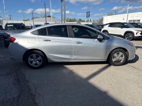 Used 2017 Chevrolet Cruze LS FWD image 7
