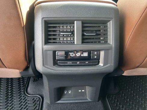 Used 2023 Volkswagen Atlas SE w/ Panoramic Sunroof Package image 24