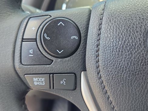 Used 2017 Toyota Corolla SE FWD image 20