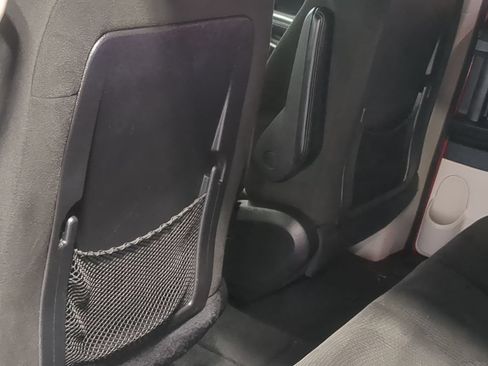 Used 2016 Dodge Grand Caravan American Value Package FWD image 20