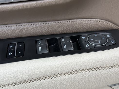 Used 2022 GMC Yukon XL Denali image 26