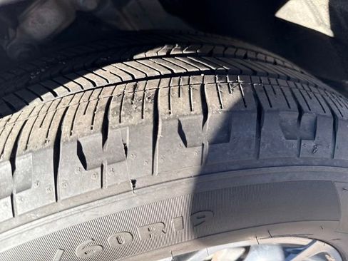 Certified 2024 Lincoln Nautilus Premier w/ Equipment Group 102A image 33