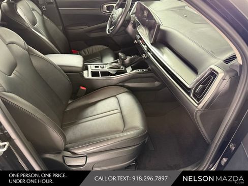 Used 2024 Kia Sorento S FWD image 46