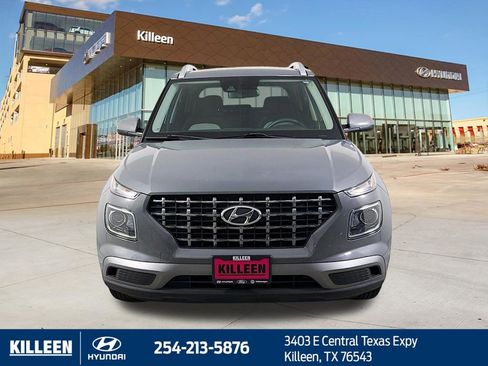 Used 2020 Hyundai Venue SEL FWD image 2