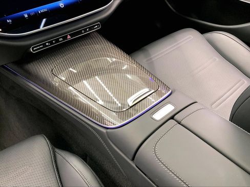 Used 2025 Mercedes-Benz E 53 AMG e 4MATIC Sedan image 16