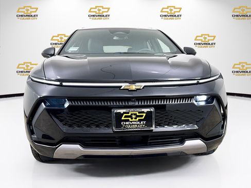 Used 2024 Chevrolet Equinox EV LT image 2