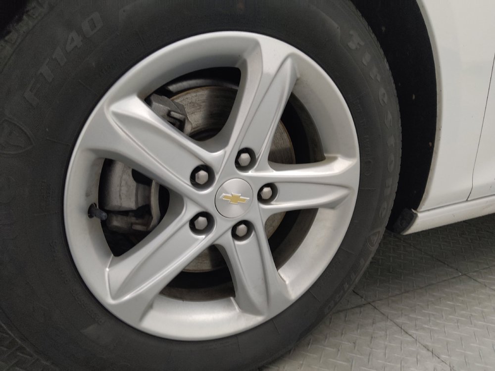Used 2024 Chevrolet Malibu LS FWD image 31