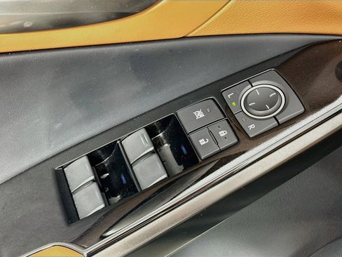 Used 2022 Lexus IS 300 w/ Accessory Package image 17