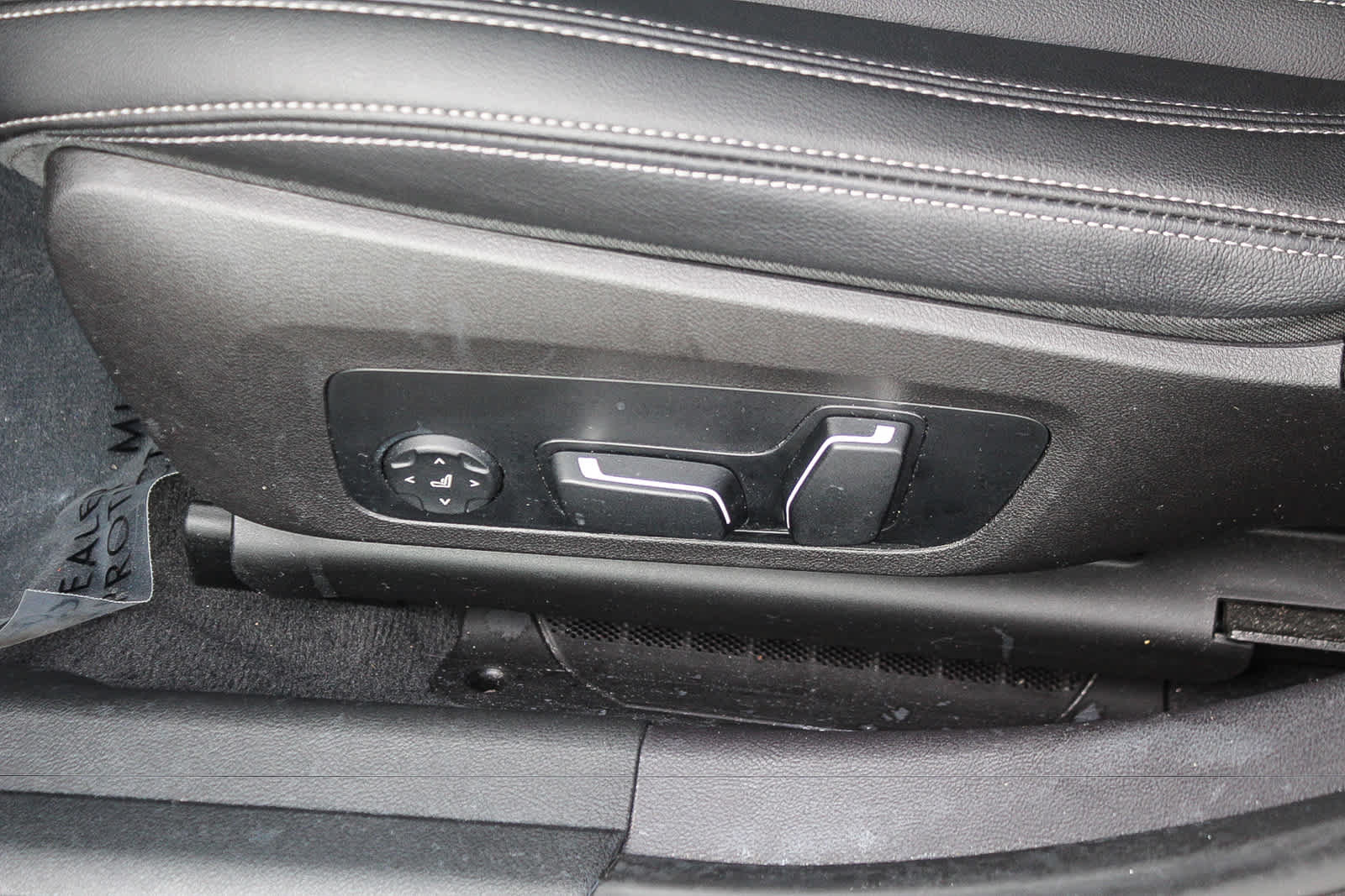 Used 2024 BMW 330i Sedan w/ Convenience Package RWD image 29
