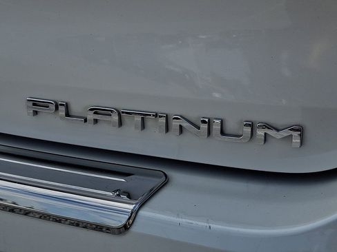 Used 2021 Toyota Highlander Platinum AWD/4WD image 33