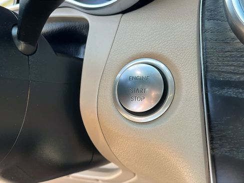 Used 2018 Mercedes-Benz GLC 300 4MATIC image 21