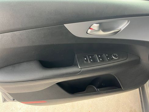 Used 2024 Kia Forte LXS image 18