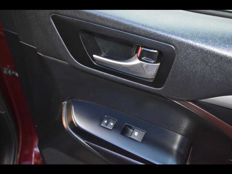 Used 2019 Toyota Highlander XLE FWD image 40