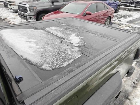 Used 2021 Jeep Gladiator Sport image 8