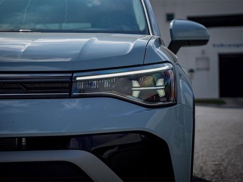 New 2026 Volkswagen Taos SE image 5