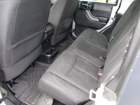 Used 2016 Jeep Wrangler Unlimited Sport image 25