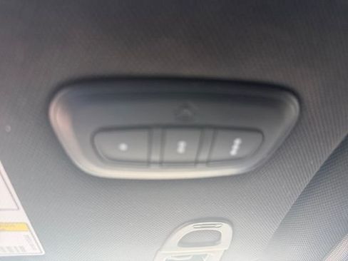 Used 2023 Jeep Compass Latitude w/ Sun and Sound Group AWD/4WD image 15