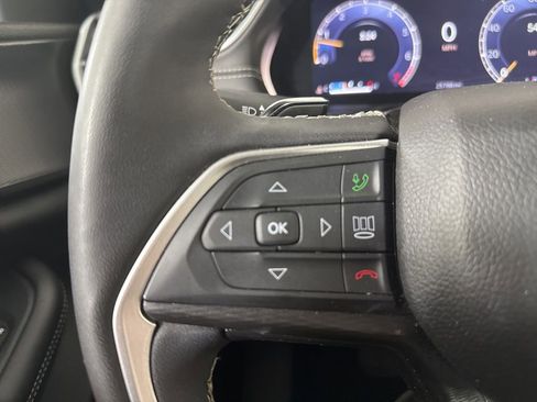 Used 2024 Jeep Grand Cherokee L Laredo AWD/4WD image 18