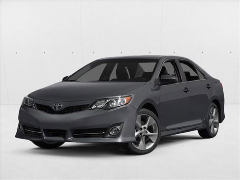 Used 2014 Toyota Camry LE FWD image 1