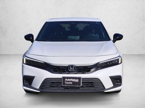 Used 2022 Honda Civic Sport image 2