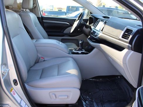 Used 2017 Toyota Highlander Limited Platinum image 20