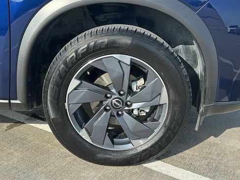 Used 2025 Nissan Rogue SV FWD image 15