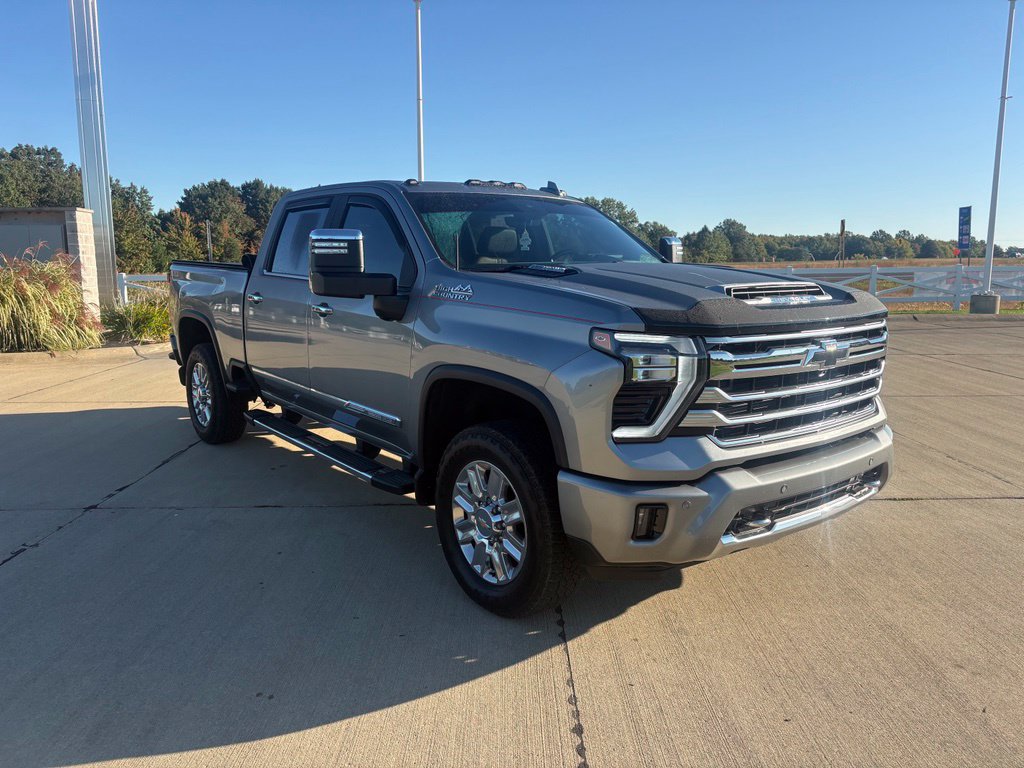 Used 2024 Chevrolet Silverado 3500 High Country w/ High Country Premium Package AWD/4WD image 8