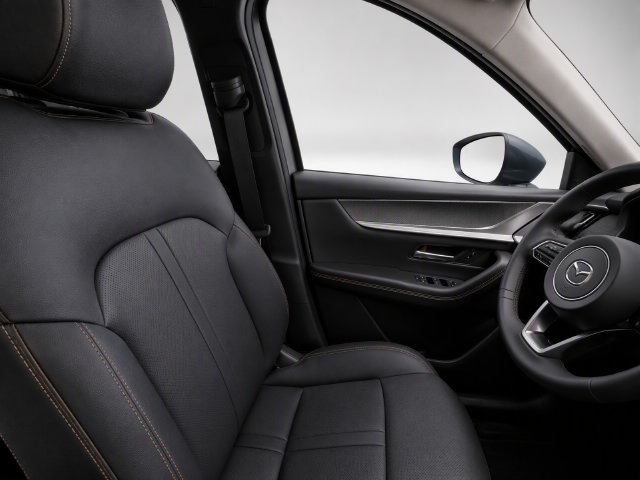 Used 2024 MAZDA CX-90 Plug-In Hybrid w/ Preferred AWD/4WD image 9