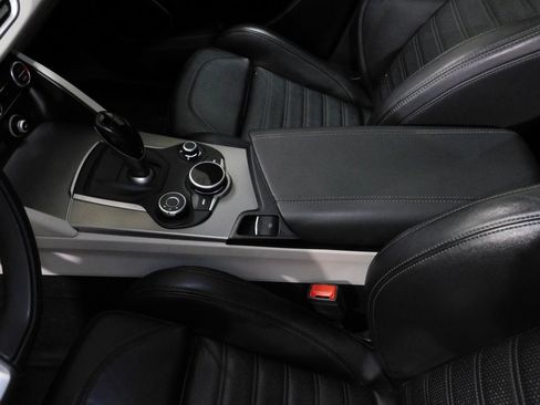 Used 2019 Alfa Romeo Stelvio Ti Sport w/ Quick Order Package 22S Sport image 40