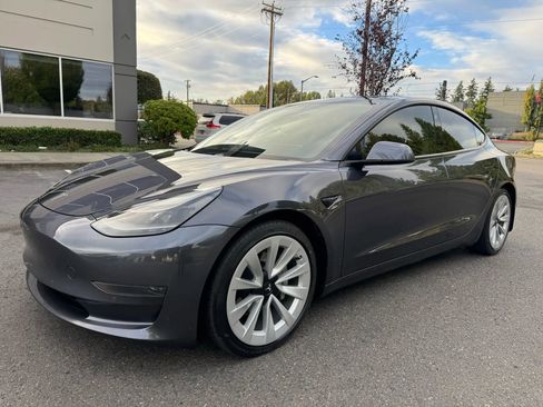 Used 2021 Tesla Model 3 Standard Range image 5
