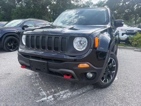 Used 2023 Jeep Renegade Trailhawk AWD/4WD image 3