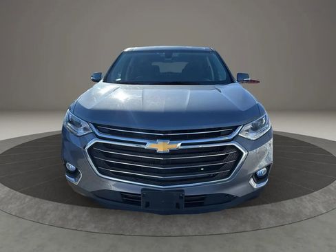 Used 2019 Chevrolet Traverse LT image 2
