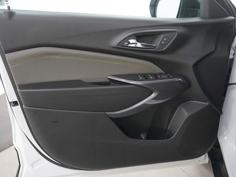 Used 2024 Chevrolet Trax ACTIV w/ Driver Confidence Package image 21