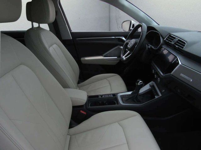 Used 2021 Audi Q3 2.0T Premium Plus w/ Premium Plus Package AWD/4WD image 9