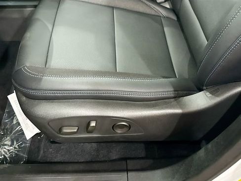 New 2026 Chevrolet Equinox EV LT image 20