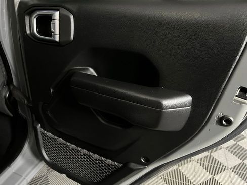 Used 2021 Jeep Wrangler Unlimited Sport image 31