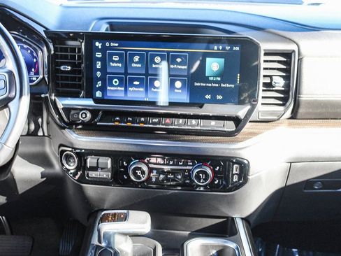 Used 2022 Chevrolet Silverado 1500 LT Trail Boss w/ Convenience Package II image 14