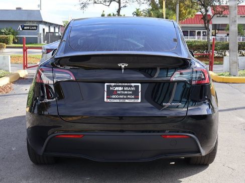 Used 2023 Tesla Model Y Long Range image 12