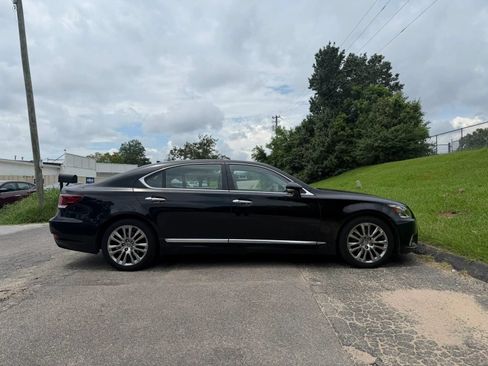 Used 2013 Lexus LS 460 L w/ Preferred Accessory Package RWD image 3
