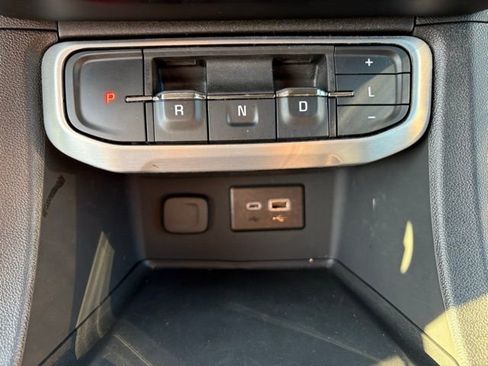 Certified 2023 GMC Acadia SLE w/ Driver Convenience Package image 26