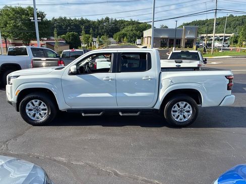 Certified 2022 Nissan Frontier SV AWD/4WD image 4
