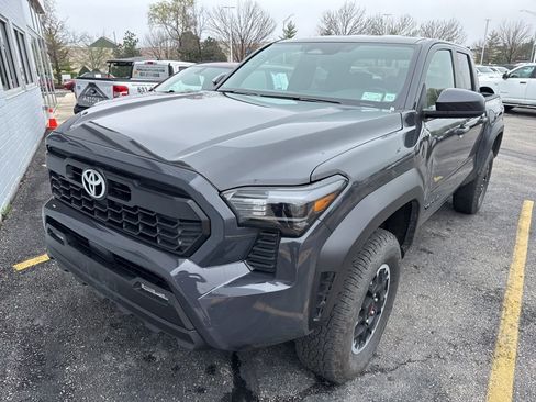 Used 2025 Toyota Tacoma TRD Off-Road image 1