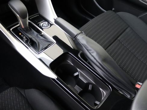 Used 2025 Mitsubishi Eclipse Cross ES image 18