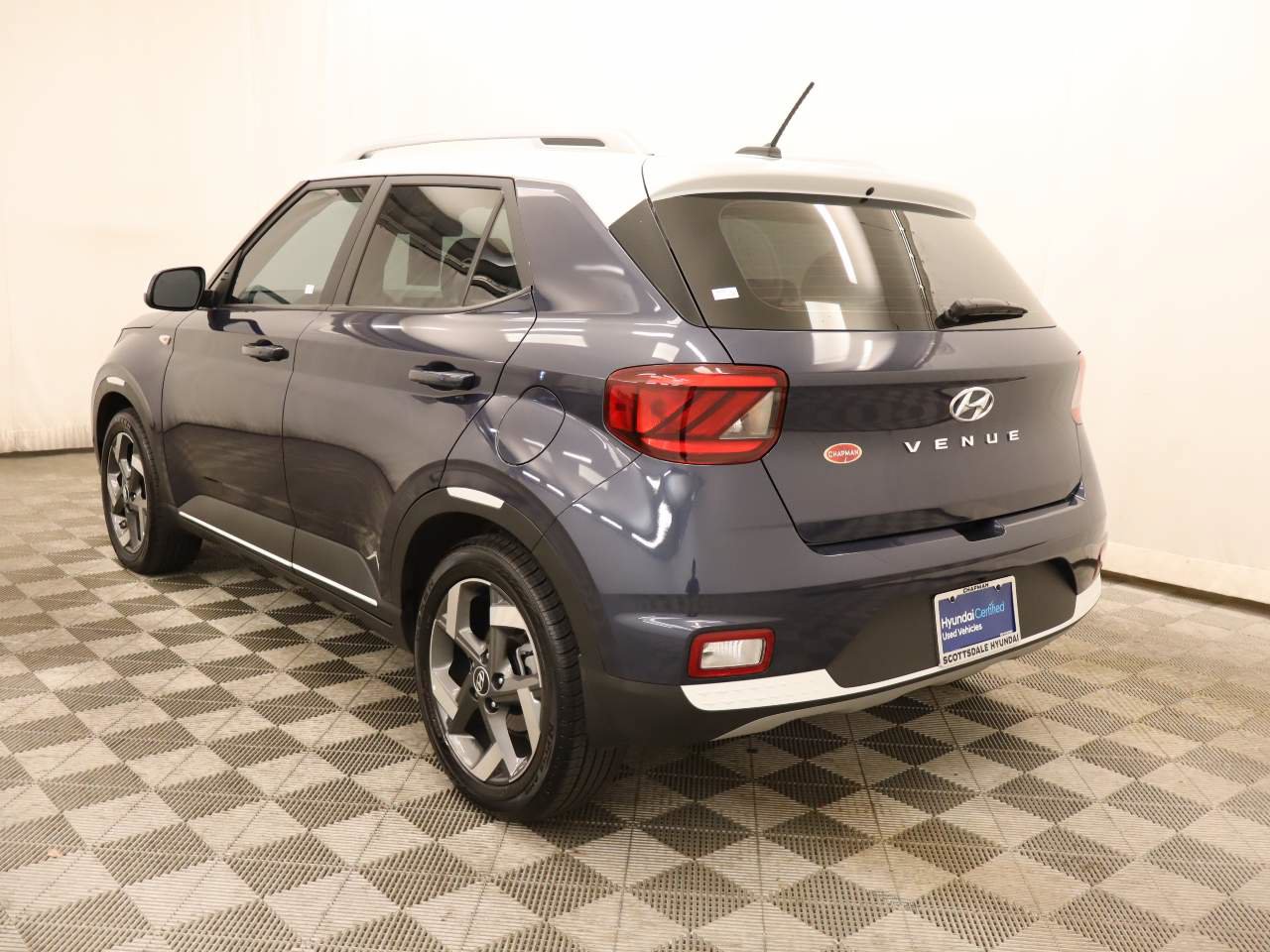 Used 2026 Hyundai Venue SEL FWD image 4