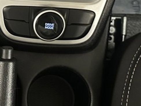 Used 2021 Hyundai Venue SEL image 16