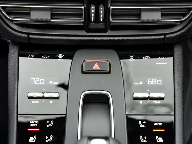 Certified 2026 Porsche Macan AWD/4WD image 20